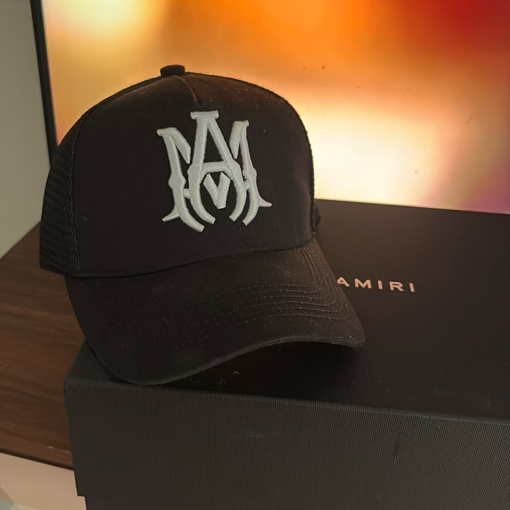 Amiri cap
